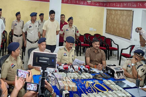 रायपुर में कर्ज वसूली सिंडिकेट का भंडाफोड़: एक गिरफ्तार, दूसरा फरार...