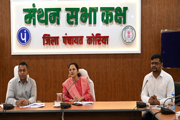 बारिश से पहले हितग्राहियों को सामग्री जुटाने में मदद करें पंचायतें : कलेक्टर