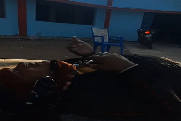  नशे में धुत शिक्षक का वीडियो वायरल, जांच के बाद अधिकारियों से मांगी माफ़ी...