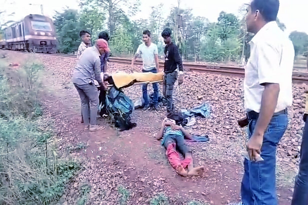 रेलवे ट्रैक पर दर्दनाक हादसा : झारखंड से आए दो मजदूरों की मौत, दो घायल