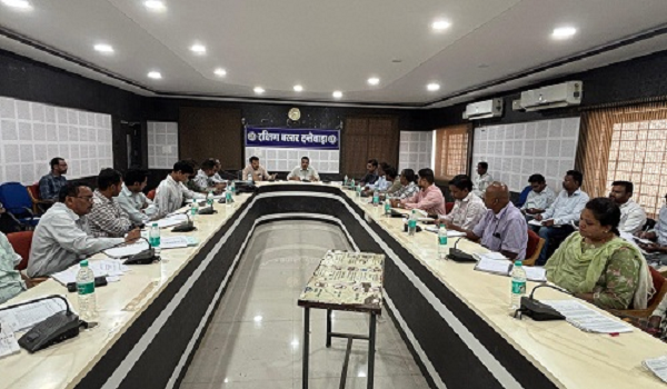 पंचायत में चल रहे प्रधानमंत्री आवास के कार्यों को मिशन मोड में करें : कुणाल दुदावत