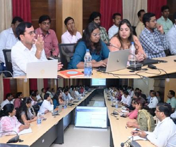 ई-ऑफिस प्रणाली पर अधिकारी-कर्मचारियों को दिया गया प्रशिक्षण