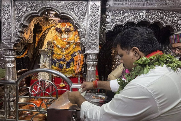 गृहमंत्री विजय शर्मा ने श्री काल भैरव मंदिर के दर्शन किए