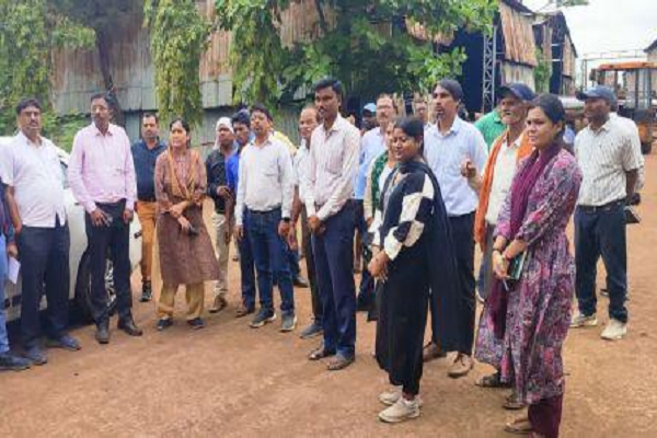जल प्रदूषण के कारण मछलियों की मृत्यु, कलेक्टर ने टीम गठित कर संयुक्त निरीक्षण करने के दिए निर्देश