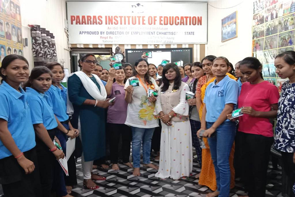 स्मिता सिंह ने सर्वाइकल कैंसर से बचाव को लेकर छात्राओं को किया जागरूक