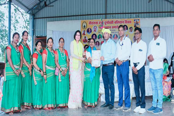 वीरांगना रानी दुर्गावती बलिदान दिवस पर दिखा लोकसंस्कृति का संगम