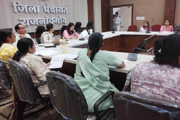 सीईओ जिला पंचायत ने महिला एवं बाल विकास विभाग के कार्यों की समीक्षा