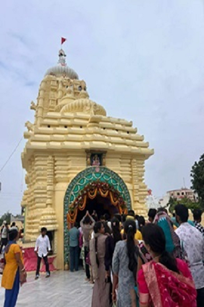 रायपुर जगन्नाथ मंदिर में उमड़ी भीड़