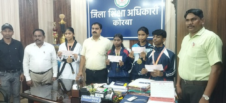 पदक प्राप्त राष्ट्रीय खिलाड़ियों का सम्मान