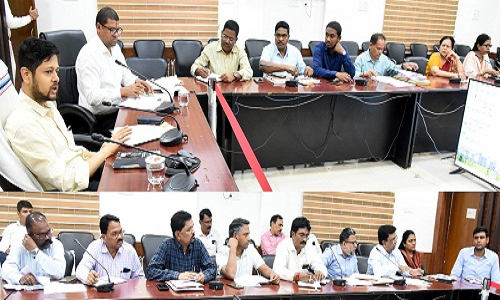 आशा यूनिट सदस्यों के साथ मासिक बैठक कर की गई चर्चा