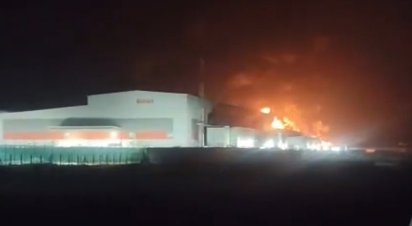 गद्दा बनाने वाली फैक्ट्री में लगी आग, युवक की मौत...