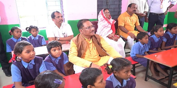 मुख्यमंत्री ने सम्पर्क स्मार्ट स्कूल और स्मार्ट ब्लाक कार्यक्रम का किया शुभारंभ