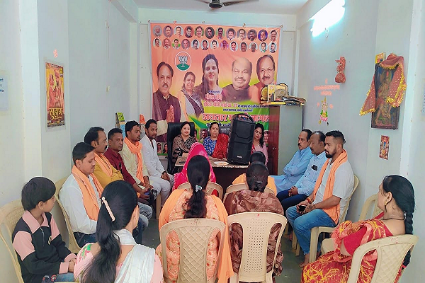 पीएम मोदी ने दिया 'खाने में 10% तेल कम करो, मोटापा घटाओ' का नारा