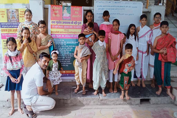 सीमंधर स्वामी जैन मंदिर में बच्चों ने सीखी शान्ति कलश पूजन विधि