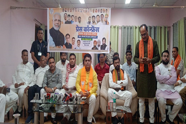  जन चौपाल में डॉ. सलीम राज का बड़ा बयान, बोले- मुसलमानों के एक हाथ में कुरान, दूसरे में कंप्यूटर होना चाहिए