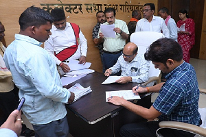 जनदर्शन में सुनी आम नागरिकों की समस्याएं