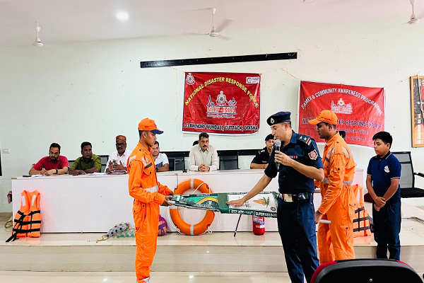  प्राकृतिक आपदाओं से निपटने के लिए सभी को आना चाहिए तैरनाः-  कलेक्टर श्री गोपाल वर्मा