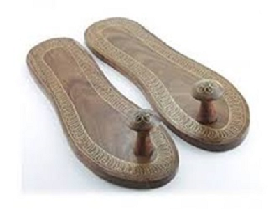  54330 तेन्दूपत्ता महिला संग्राहकों को चरण पादुका वितरण किया जाएगा