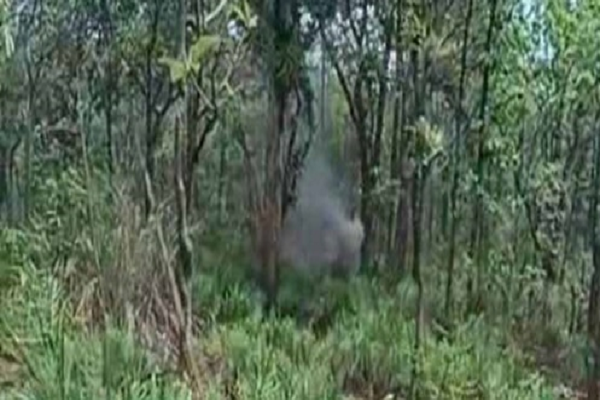 नक्सलियों द्वारा लगाये गये प्रेशर आईईडी विस्फोट से एक ग्रामीण गंभीर