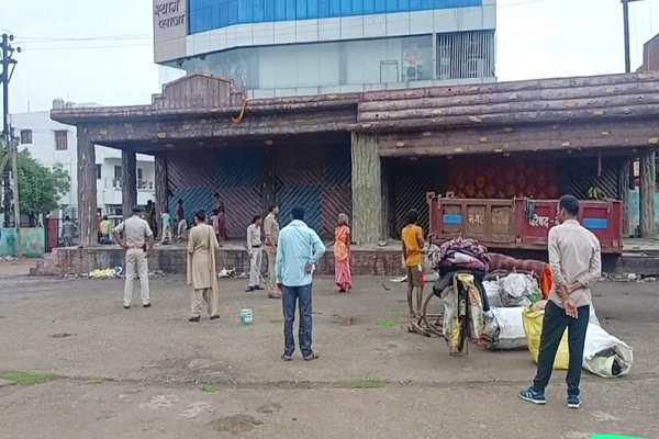 गांधी मैदान और रेवाबंध तालाब क्षेत्र से देवार समुदाय को हटाया गया