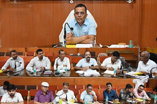 कलेक्टर ने ली जीवन दीप समिति कार्यकारिणी की बैठक