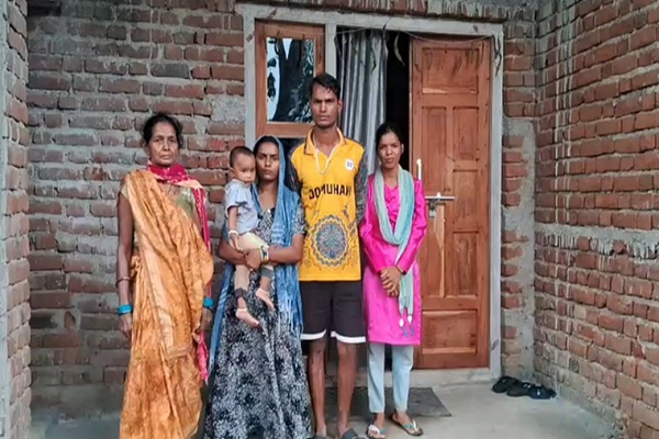 बेदखली नोटिस से सदमे में परिवार, पंचायत-ग्रामीणों ने लगाई न्याय की गुहार