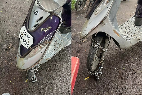 सिविल लाइन थाने में स्कूटी में लगी मिली हथकड़ी, मचा हड़कंप