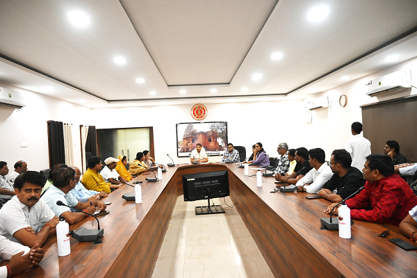  कलेक्टर की अध्यक्षता में आयोजित बैठक में पदयात्रा के संबंध में दिए गए महत्वपूर्ण सुझाव