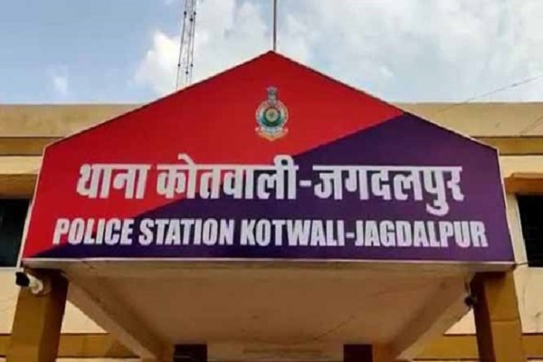 शराबी युवक ने यातायात पुलिस की महिला आरक्षक से की बदतमीजी, गिरफ्तार