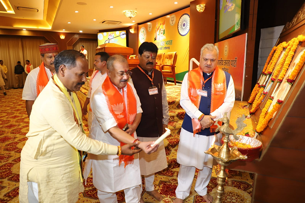 प्रधानमंत्री नरेंद्र मोदी ने एक भारत श्रेष्ठ भारत की कल्पना रखी कि एक भारत श्रेष्ठ भारत होना चाहिए - संजय श्रीवास्तव