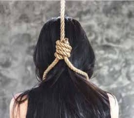 स्कूली छात्रा ने फांसी लगाकर दी अपनी जान , दादा-दादी सदमे में