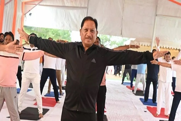 आसन में अनुशासन है : CM विष्णुदेव साय