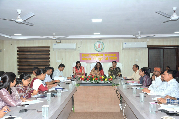 कलेक्टर ने ली बाढ़ राहत आपदा के संबंध में विशेष बैठक