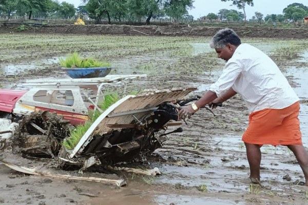 खेती में तकनीकी नवाचार से समृद्धि: नवागढ़ के किसान श्री संतोष साहू बने प्रेरणा स्रोत