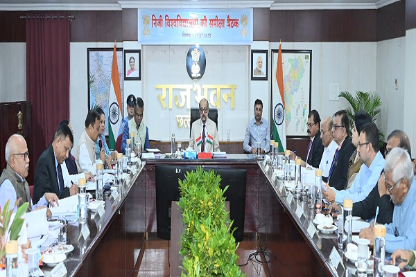 निजी विश्वविद्यालय केवल डिग्री न बांटें, गुणवत्तापूर्ण शिक्षा दें : राज्यपाल डेका