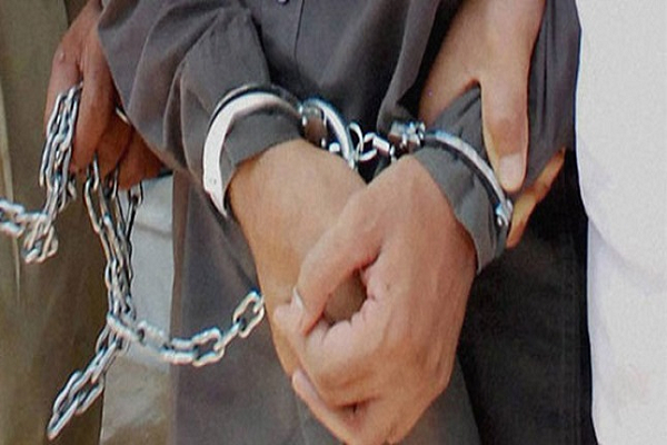 अवैध शराब बिक्री करते पकड़ा गया आरोपी, 20 लीटर शराब जब्त