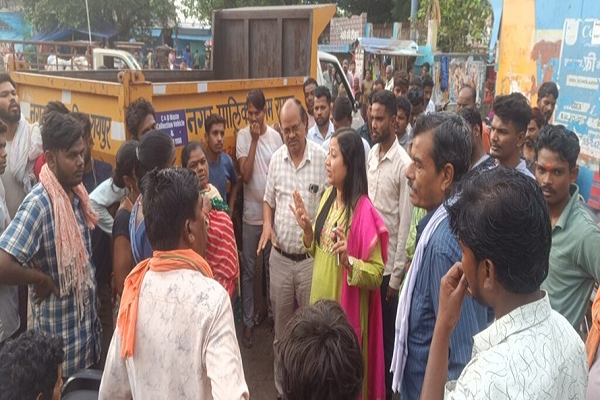 खमतराई बाजार में मछली दुकानों को व्यवस्थित करने की कार्रवाई जारी