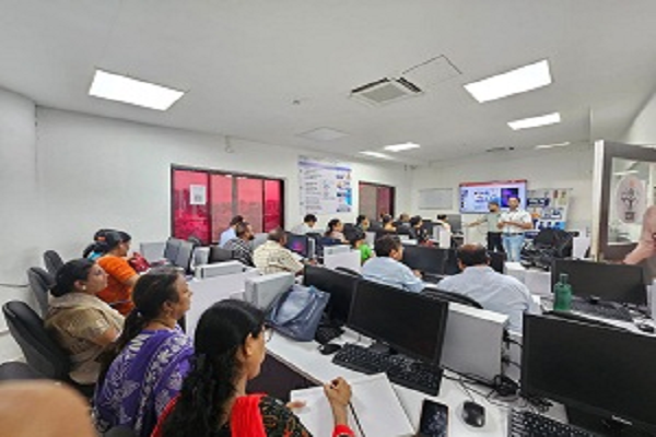 रायपुर में &lsquo;प्रोजेक्ट दक्ष&rsquo; से अधिकारी बन रहे टेक्नोलॉजी फ्रेंडली