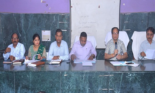 कलेक्टर पहुंचे मस्तूरी ब्लॉक