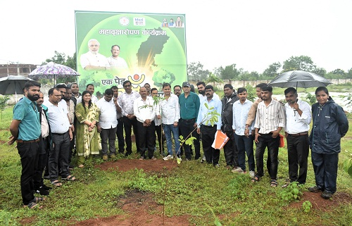 मीडिया प्रतिनिधियों ने किया पौधरोपण