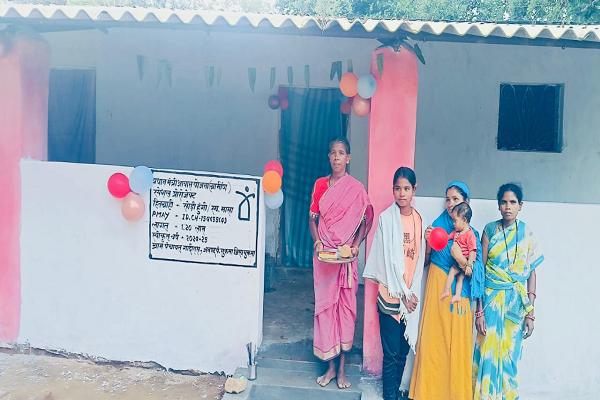  नक्सल पीड़ित परिवार के आशियाने का सपना हुआ साकार
