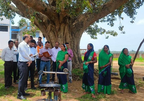 कलेक्टर ने वनांचल ग्राम खोभा, जोब एवं पंडरापानी का किया सघन निरीक्षण