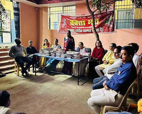  वक्ता मंच बालक छात्रावास मठपुरैना पहुंचा 