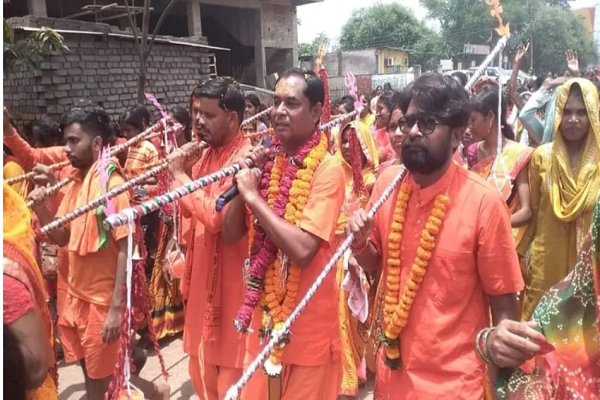 बोलबम के जयघोष से गूंजा भिलाई-चरोदा, कांवड़ियों ने देवबलोदा शिव मंदिर में किया जलाभिषेक