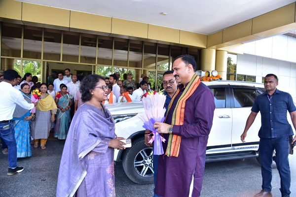 स्वास्थ्य मंत्री जायसवाल पहुंचे कोंडागांव, जनप्रतिनिधियों ने किया स्वागत