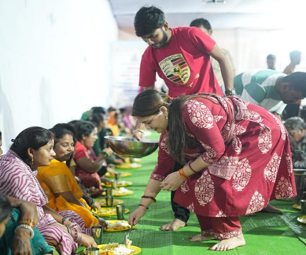 अमरकंटक में भावना बोहरा ने 30 हजार से ज्यादा श्रद्धालुओं के लिए की निःशुल्क व्यवस्था