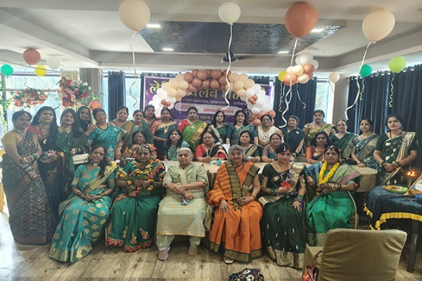 सावन महोत्सव में हरियाली की छटा, गीत-संगीत और रंगारंग कार्यक्रमों से सजी लेडीज़ क्लब की किटी पार्टी