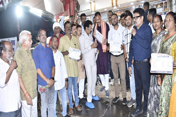 स्वच्छता जागरूकता अभियान में शामिल हुए स्वास्थ्य मंत्री
