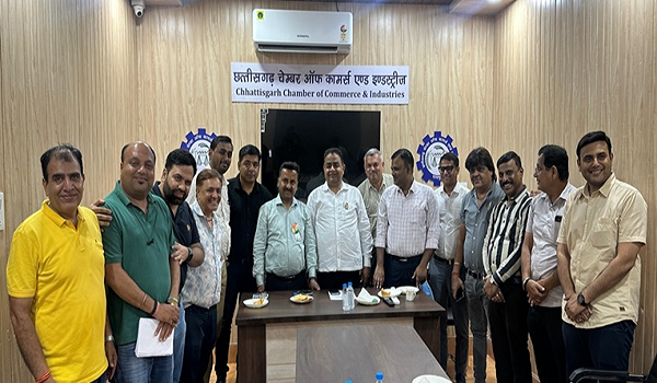 चेम्बर कार्यालय में जीएसटी समस्याओं को लेकर अहमदाबाद क्षेत्रीय इकाई के अधिकारियों से हुई चर्चा