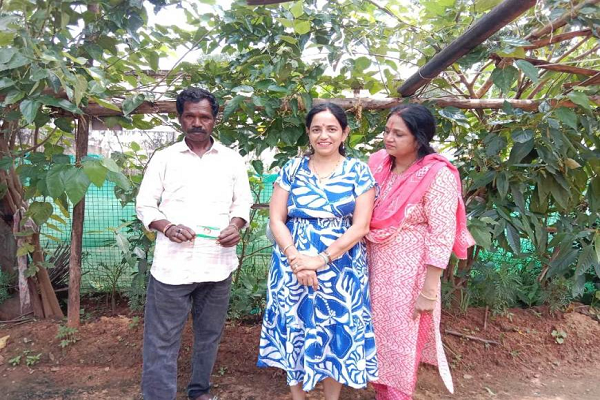 बस्तर में मनोरोगी युवती का पुनर्वास, स्मिता सिंह की मानवीय पहल